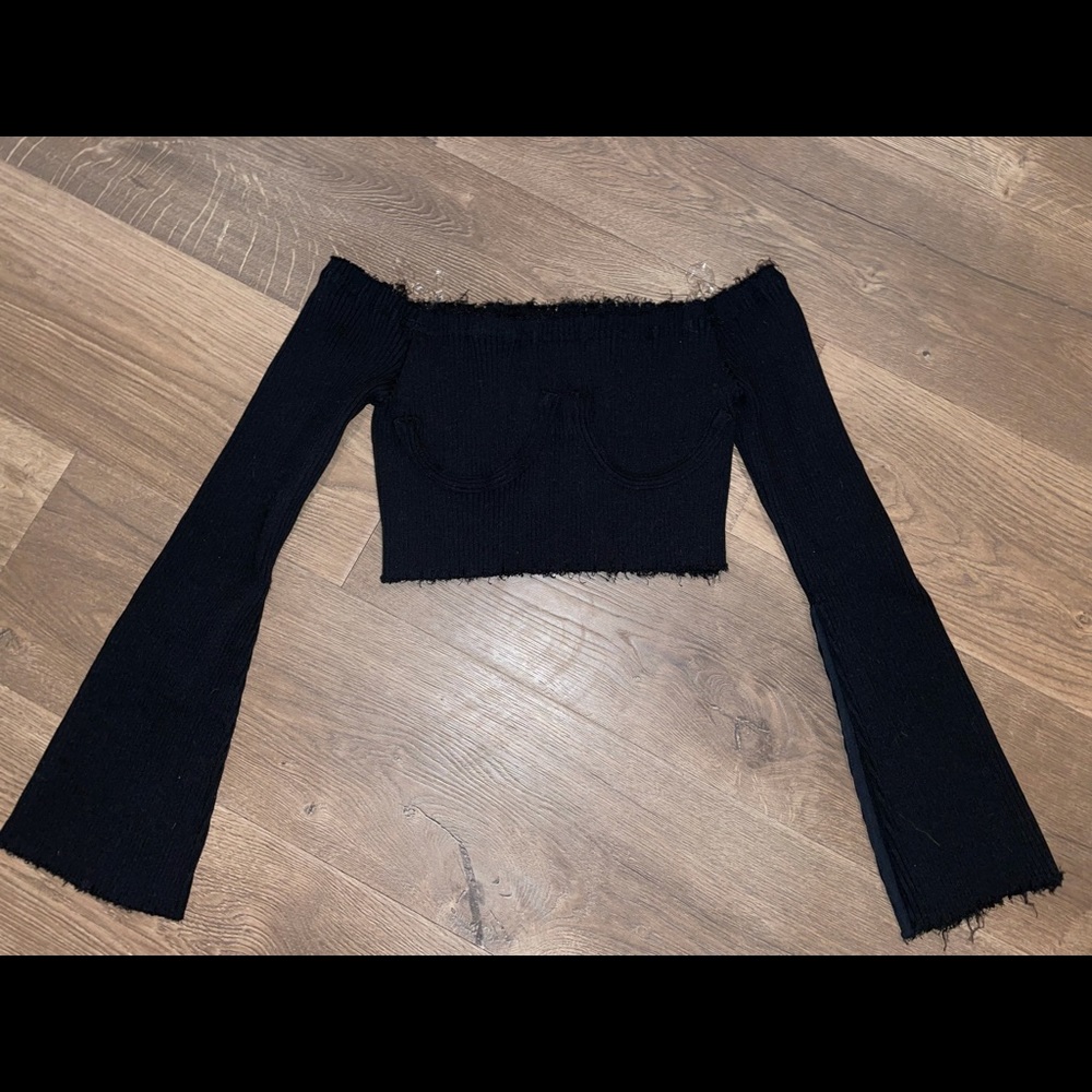 LOVE CULTURE - Off The Shoulder Top